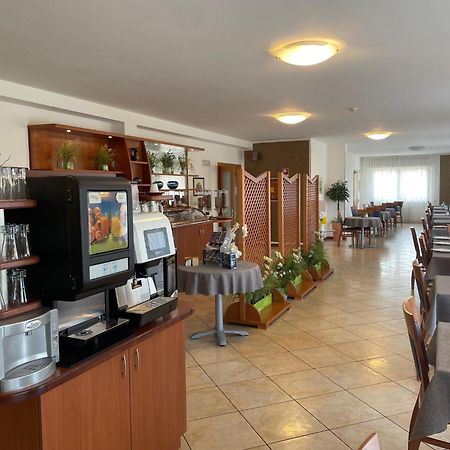 Hotel Casa Chincarini Мальчезине Экстерьер фото