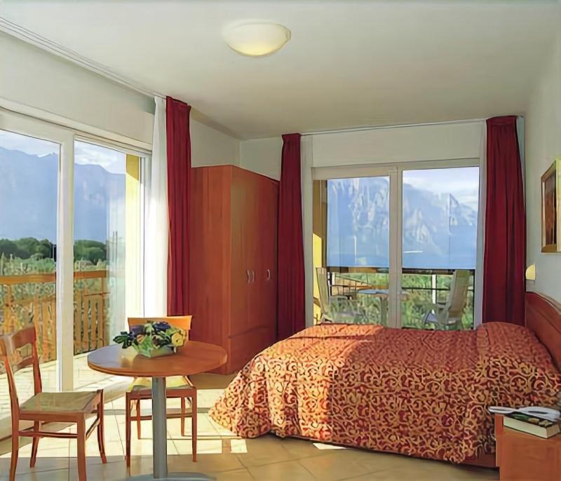 Hotel Casa Chincarini Мальчезине Экстерьер фото