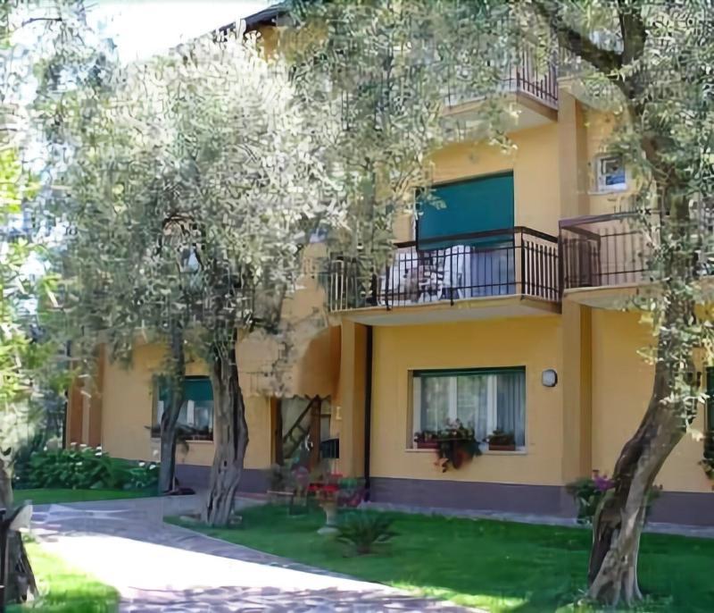 Hotel Casa Chincarini Мальчезине Экстерьер фото