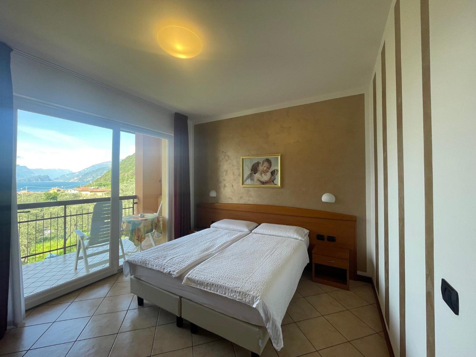 Hotel Casa Chincarini Мальчезине Экстерьер фото